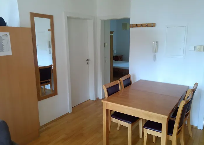 Apartment Daniela 5 *